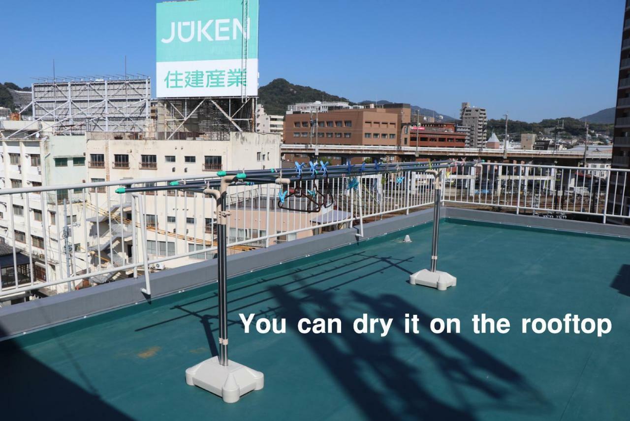 Red Helmet House & Sports Bar Hiroshima Hostel Екстериор снимка